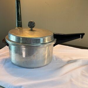Mirro Matic Vintage 6 QT Aluminum Pressure Cooker